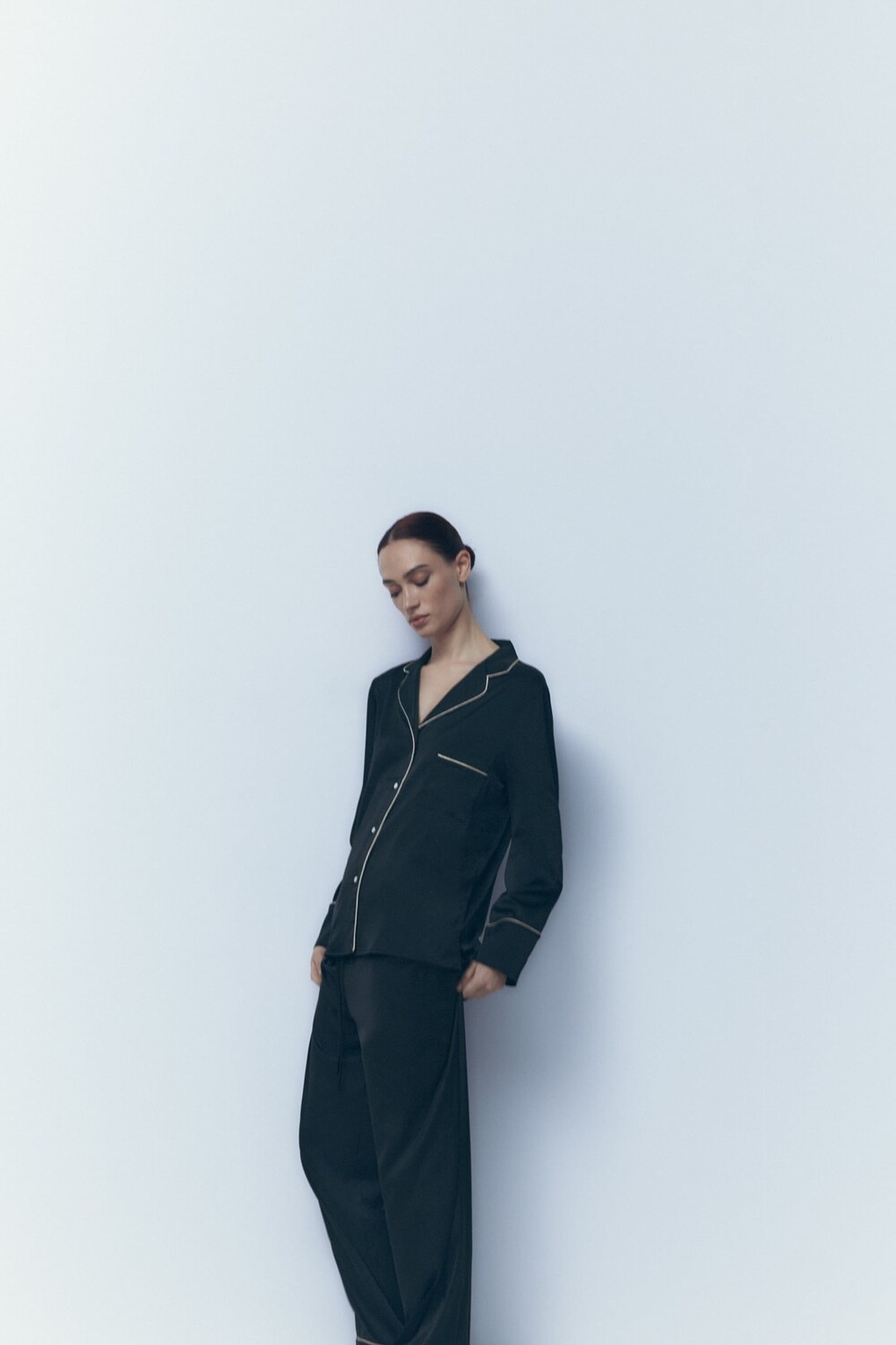 

Атласная рубашка с кантом ZARA, черный