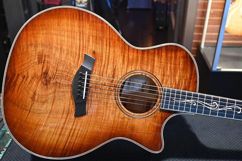 

Taylor K24ce AA-Koa Upgrade Shaded Edge Burst # 2190