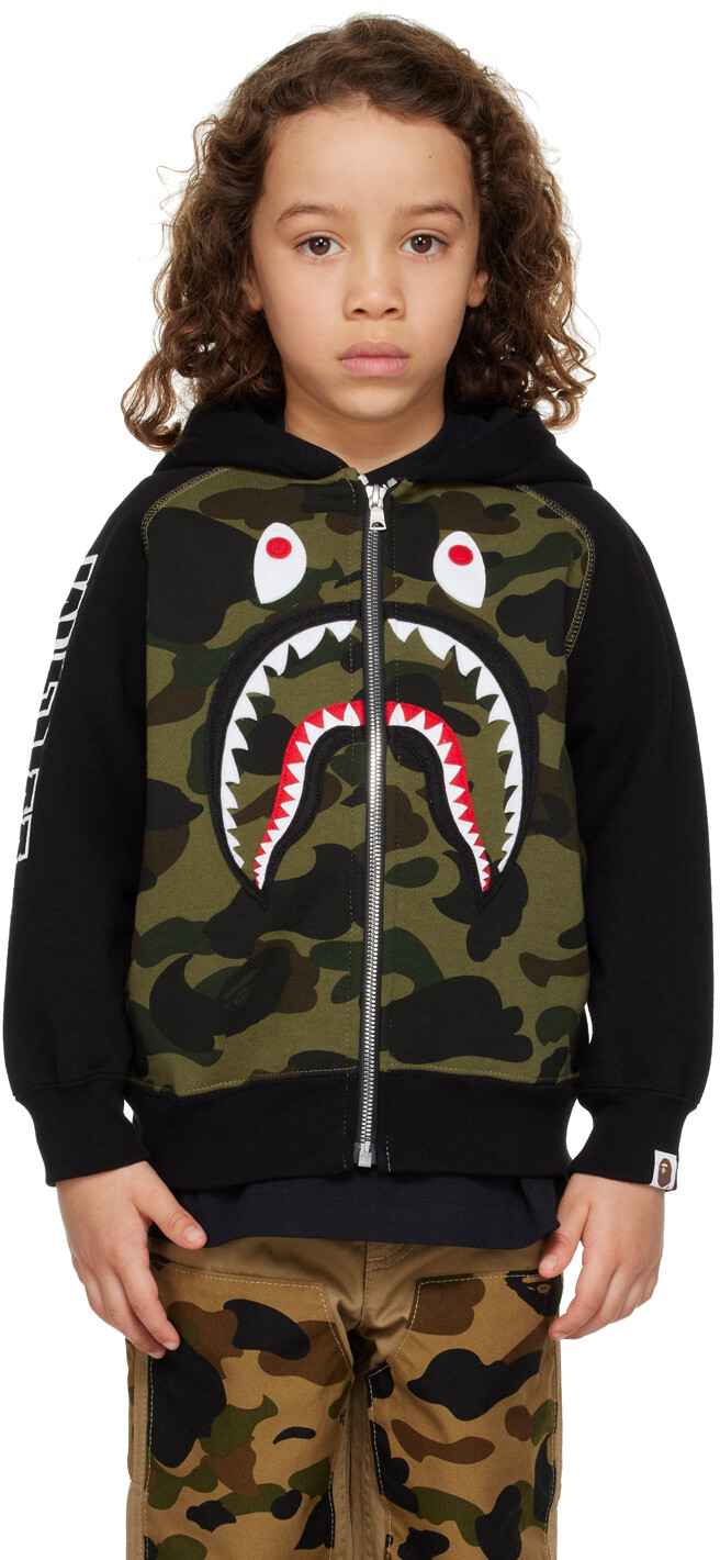 

Детское зеленое камуфляжное худи с акулой BAPE