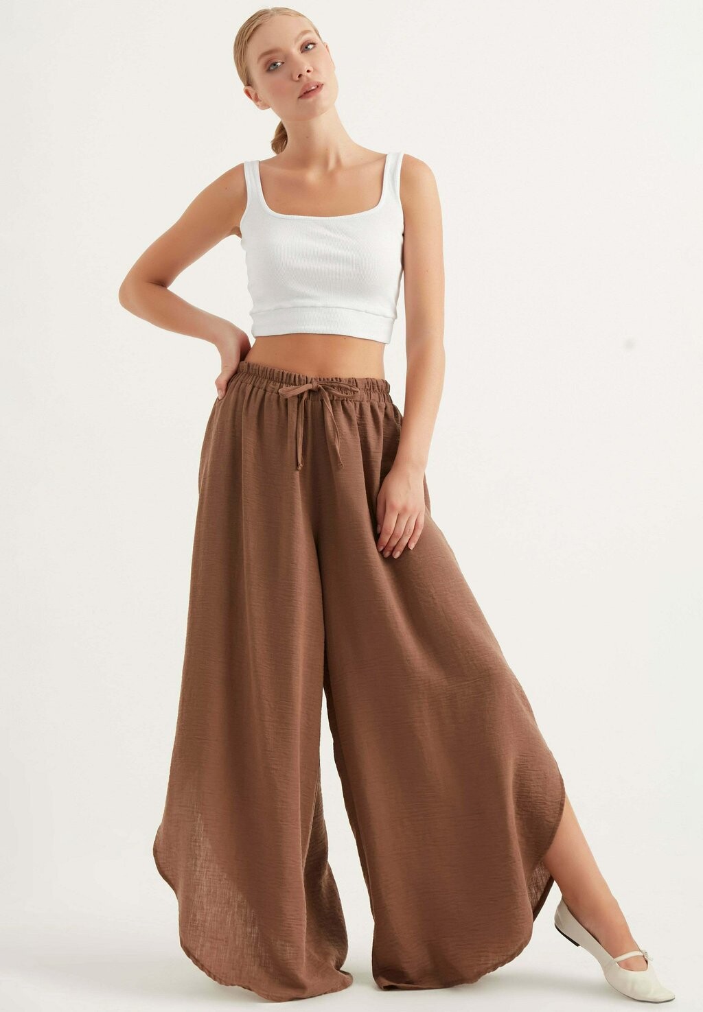 

Брюки WIDE LEG WITH SIDE SLITS Herita, цвет brown