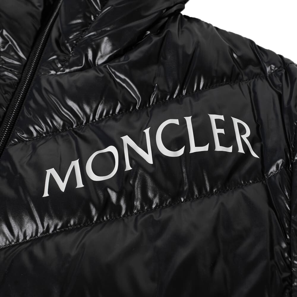 

Moncler Shama Утепленная куртка с логотипом, черный