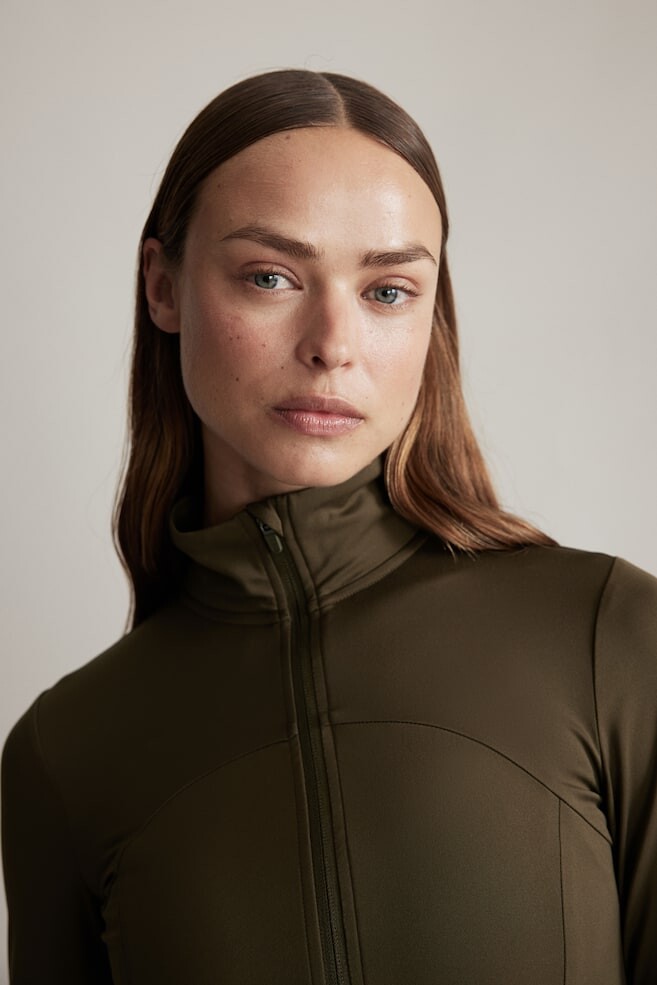 

Спортивная куртка из софтмова на молнии H&M, зеленый