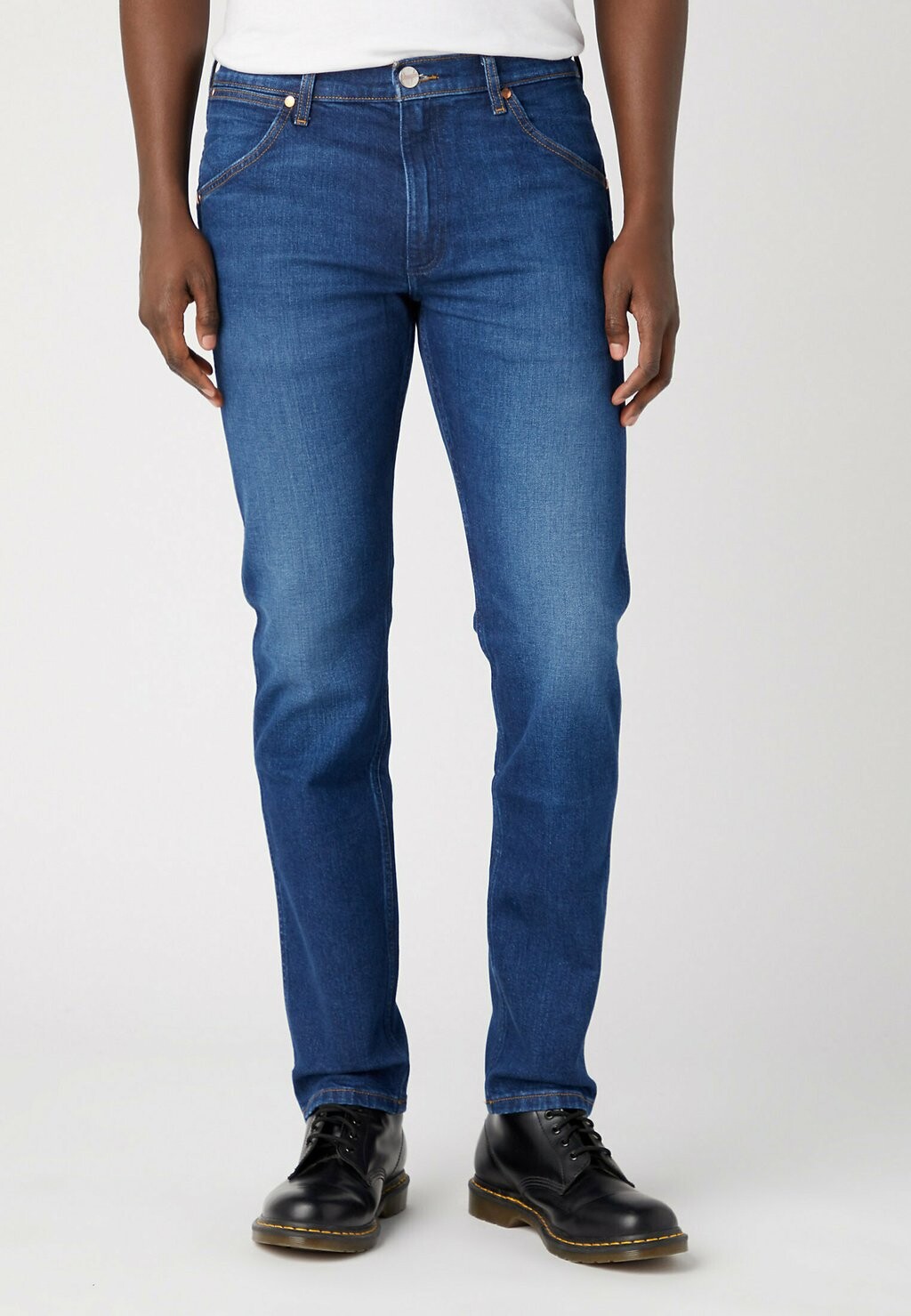 

Джинсы прямого кроя Wrangler