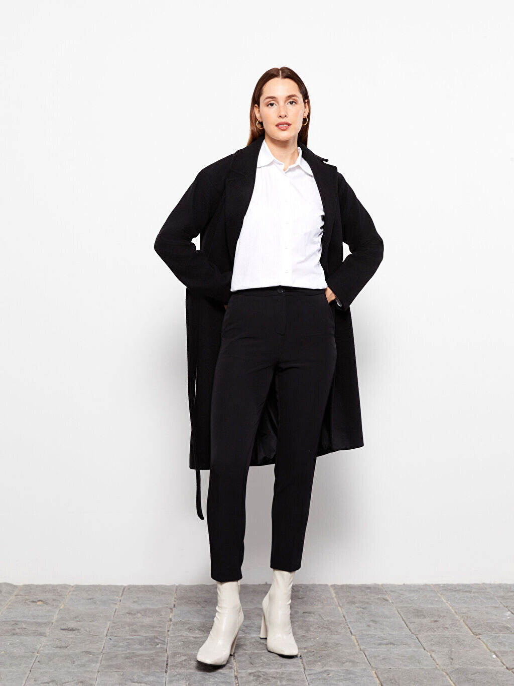 

Прямые женские брюки стандартного кроя LCW Modest, Черный