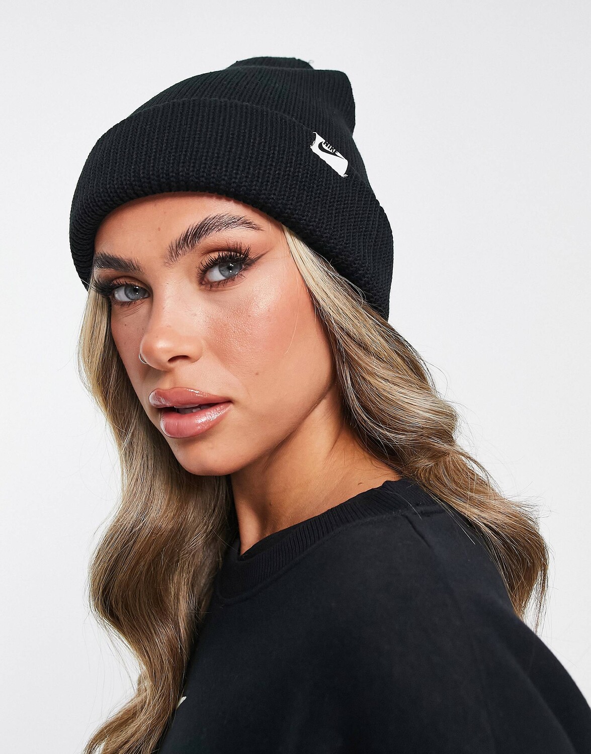 

Черная шапка с манжетами Nike Futura