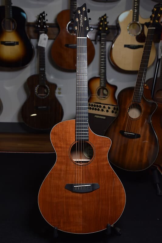 

Концертная гитара Breedlove Limited Premier Redwood-Walnut-SN5460-Plek Lmt Premier Concert Cutaway Acoustic-Electric Guitar-SN5460
