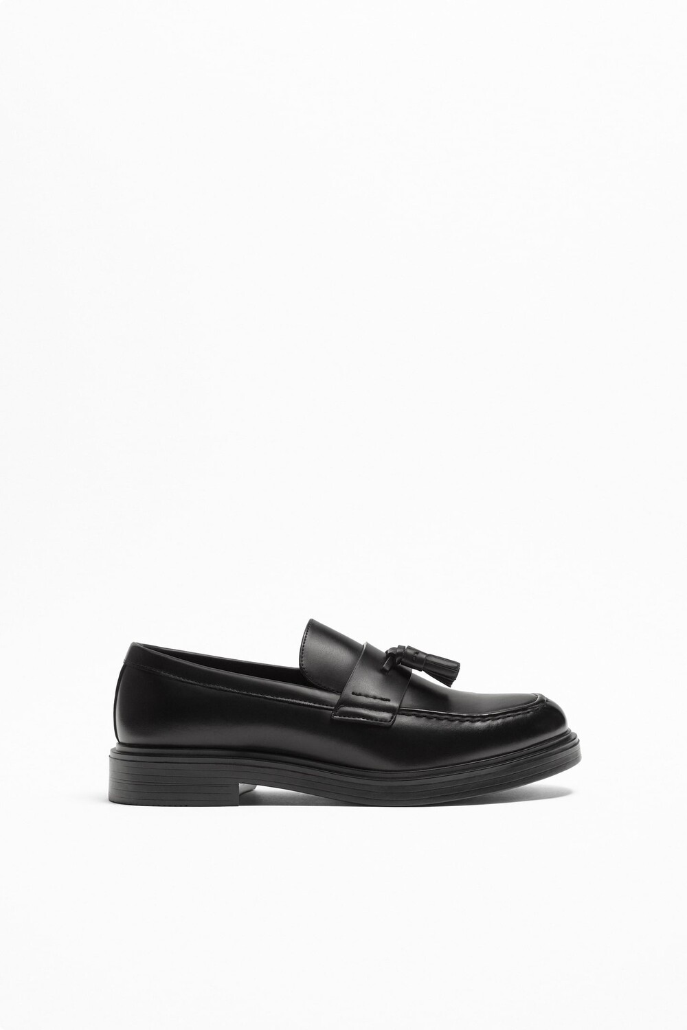 

Базовые лоферы с кисточками ZARA, черный