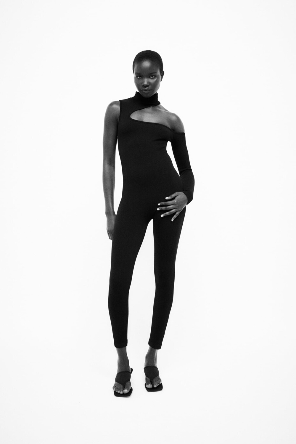 

Бесшовный комбинезон с вырезами ZARA, черный