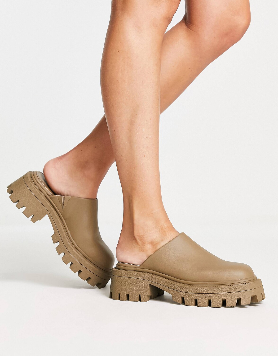 

Массивные мюли на плоской подошве цвета хаки ASOS DESIGN Marvin