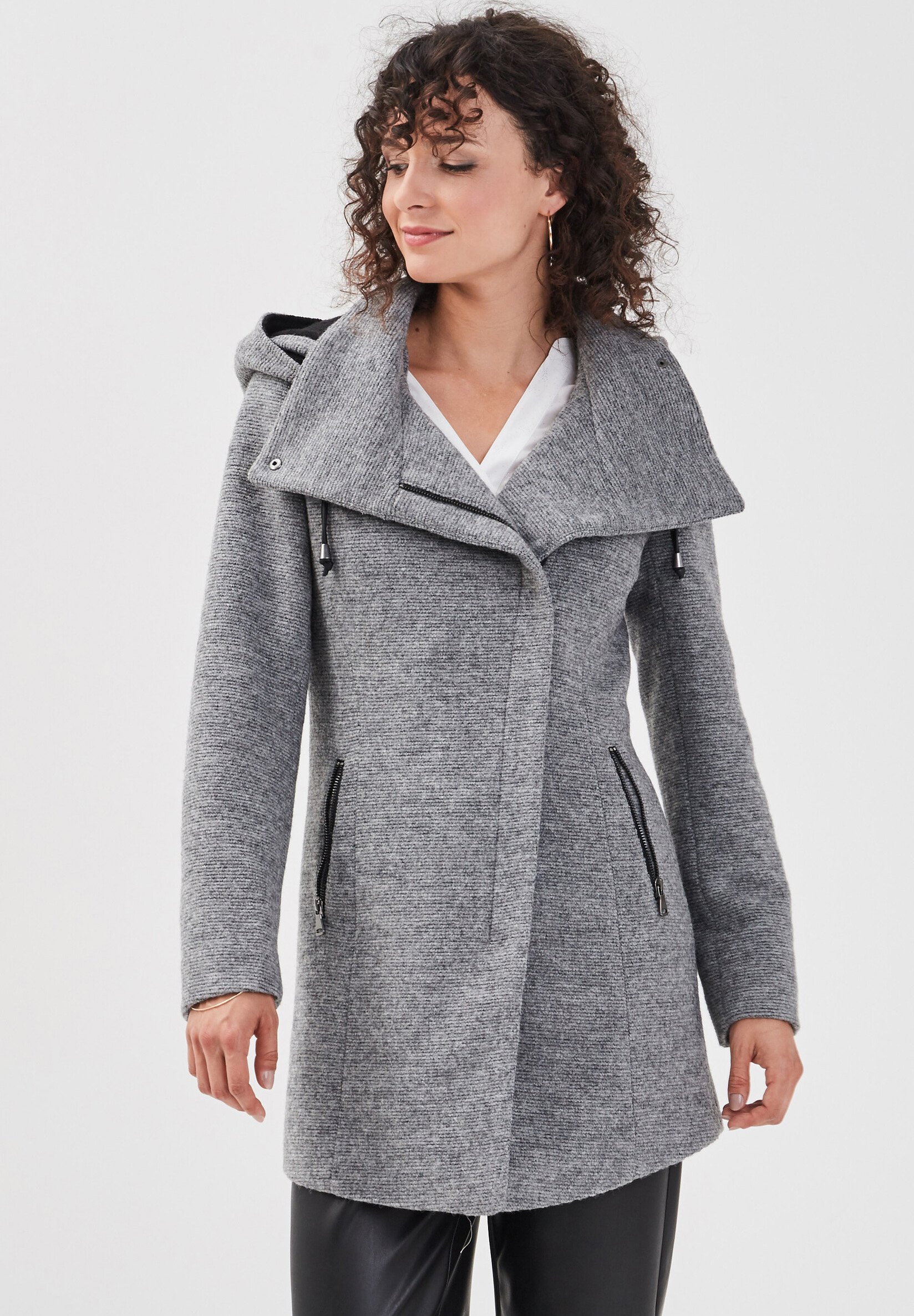 Пальто короткое Cache Cache, серый зимняя куртка cache cache молочный
