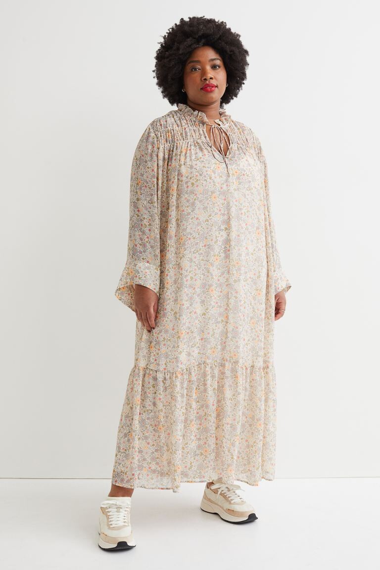 

H&M+ Длинное шифоновое платье, бежевый/цветы