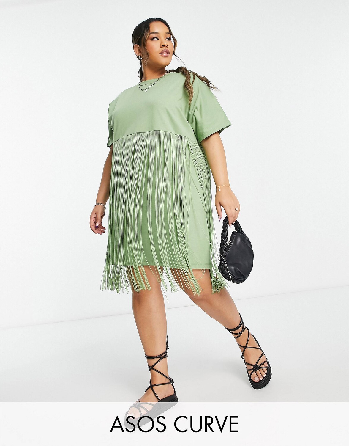 

Оливковое мини-платье-футболка с бахромой ASOS DESIGN Curve