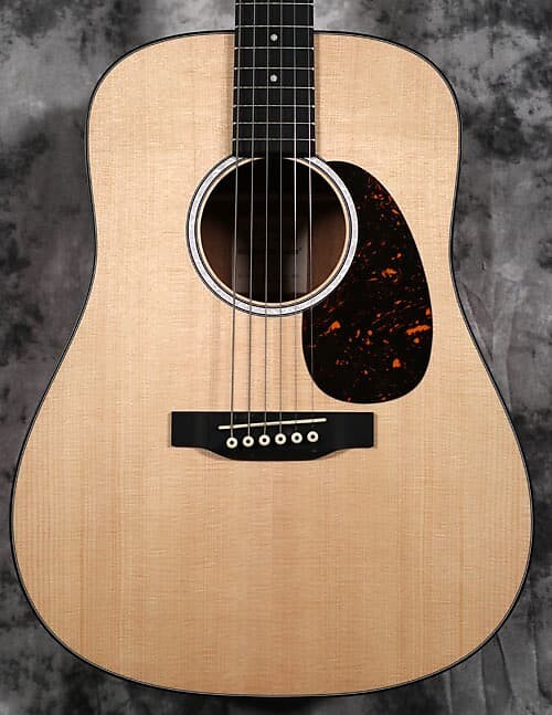 

Мартин - DJr-10 Martin
