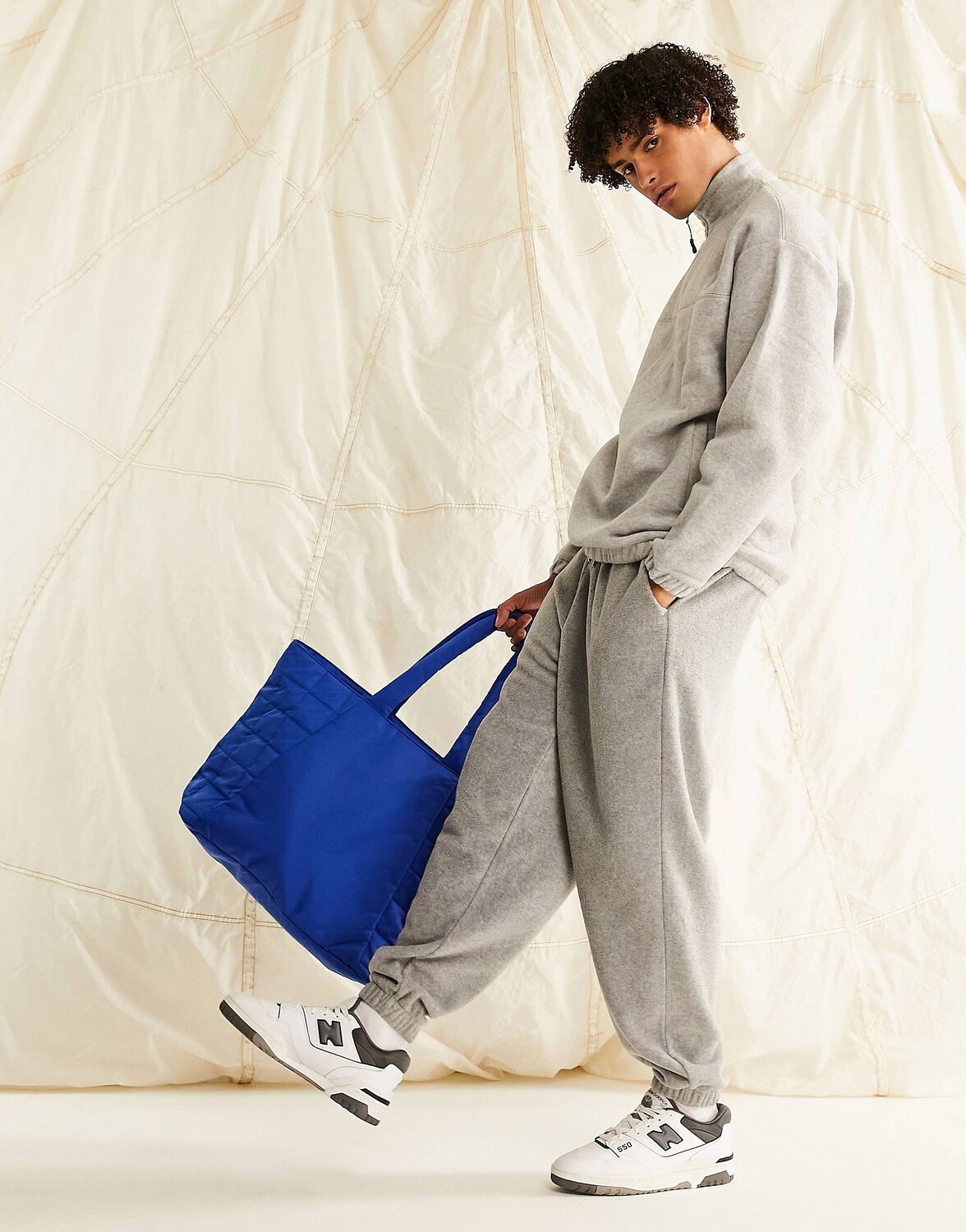 

Серые флисовые джоггеры оверсайз ASOS DESIGN