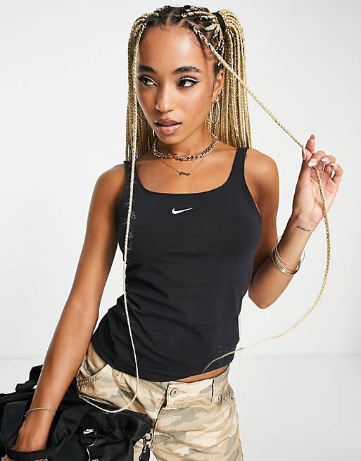

Черный топ в рубчик Nike