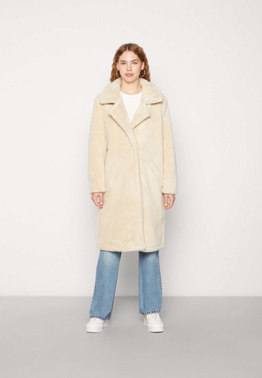 

Пальто Cotton On, кремовый