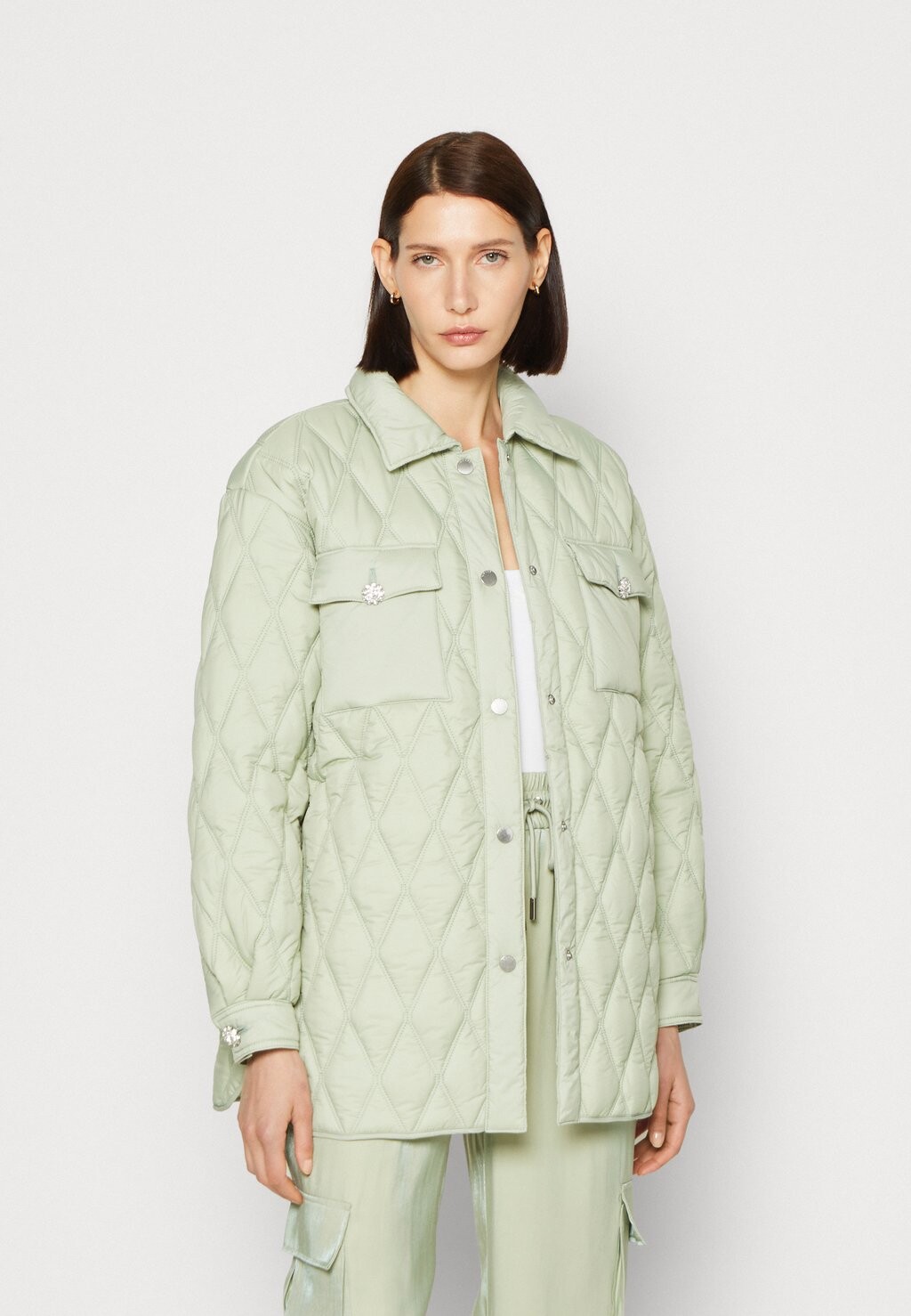 

Зимняя куртка Guess