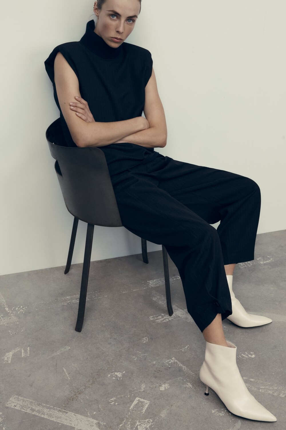 

Ботильоны на каблуке котенка ZARA, белый
