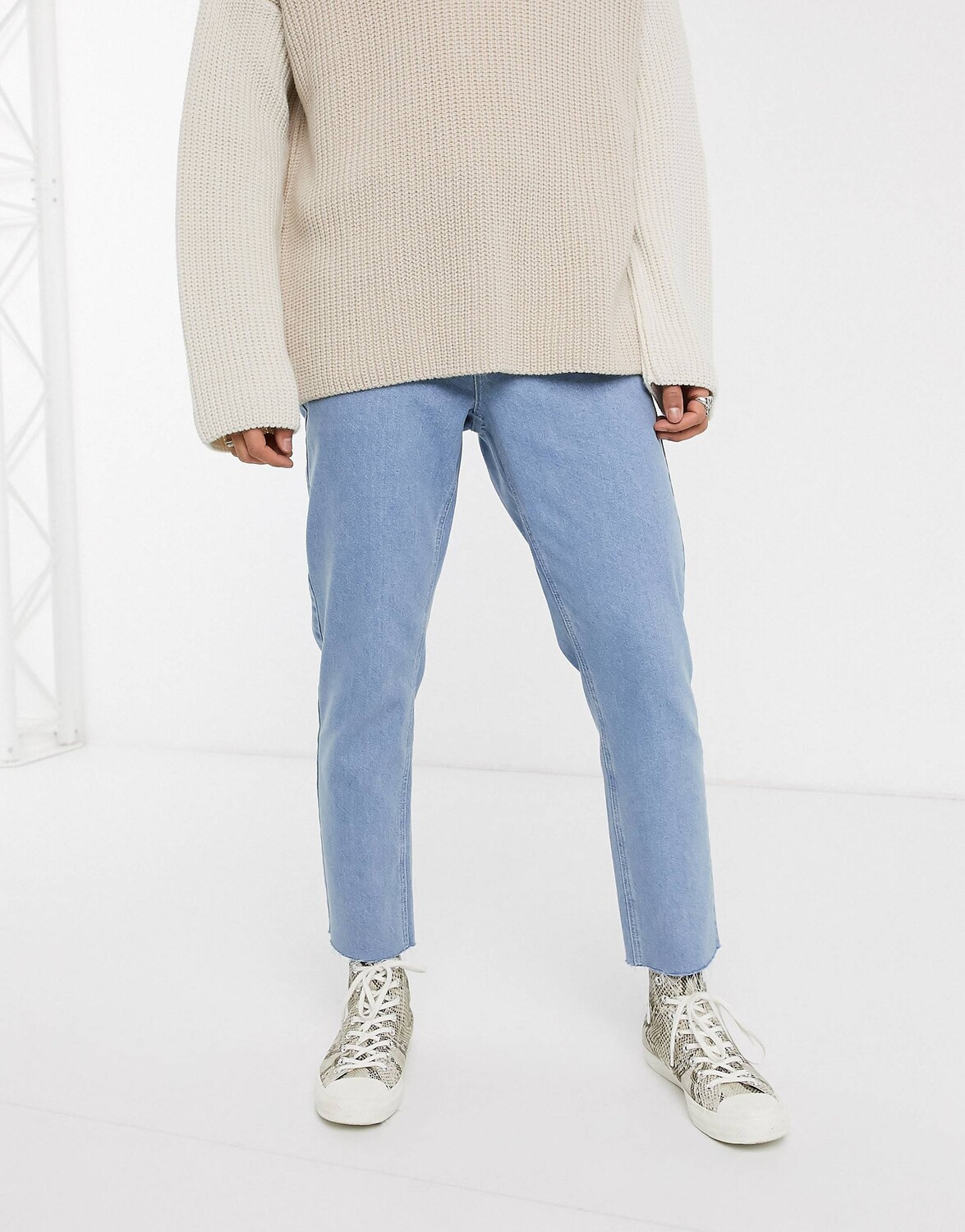 

Классические строгие джинсы светло-голубого цвета ASOS DESIGN