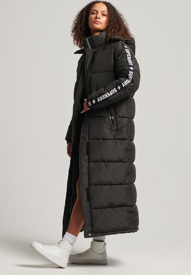 

Пальто зимнее Superdry, черно-белый