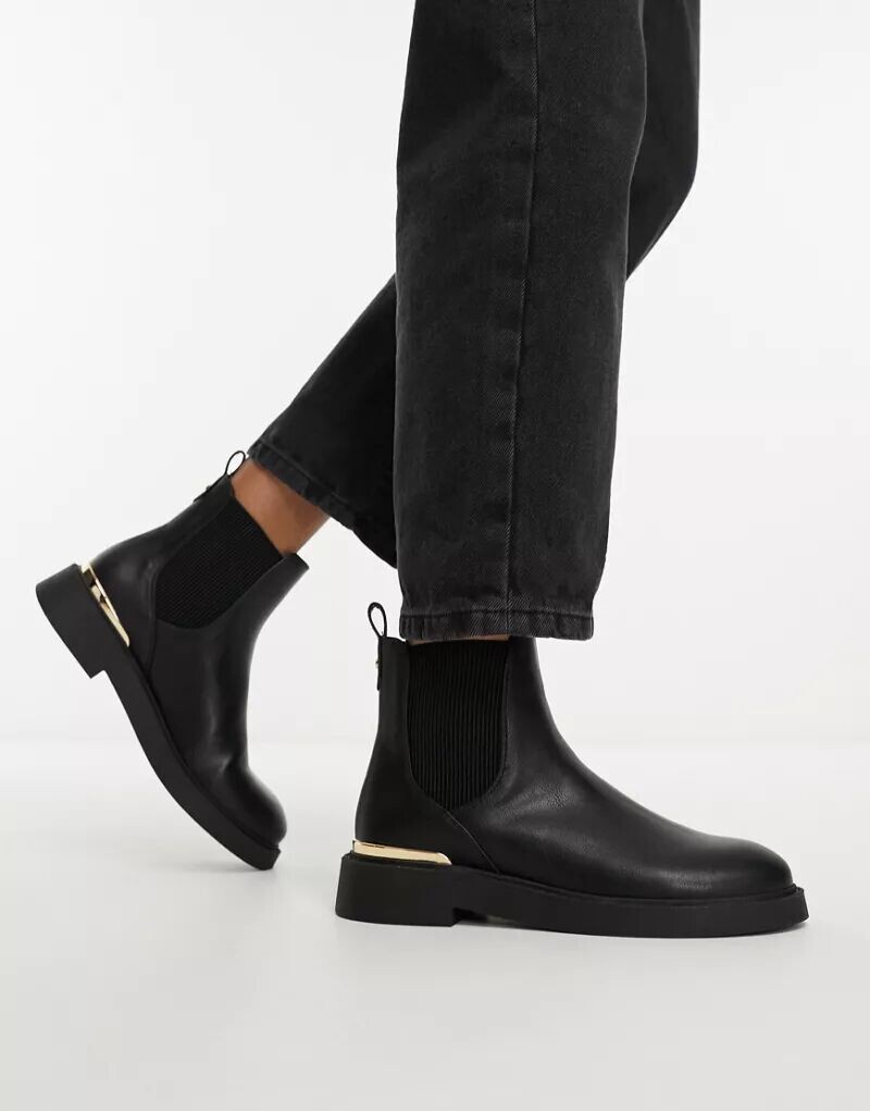 

Черные ботинки челси на плоской подошве New Look