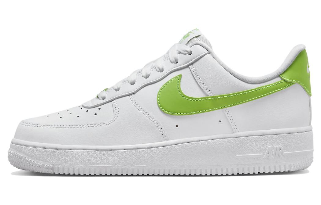 

Кроссовки женские Nike Air Force 1 Low White Action, зеленый