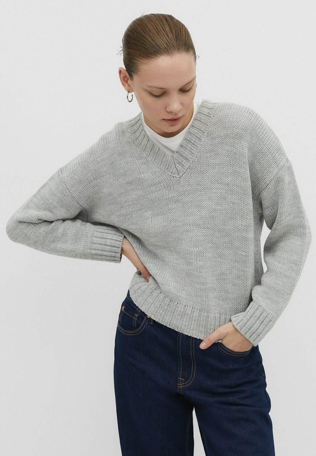 

Свитер V-образный вырез Stradivarius, цвет grey