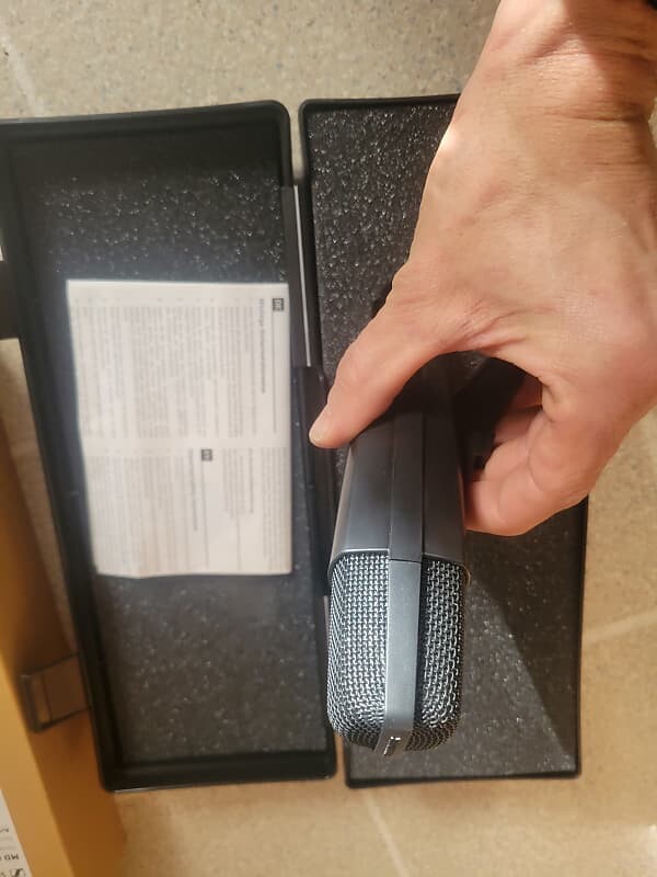 

Динамический микрофон Sennheiser MD 421 II Cardioid Dynamic Microphone