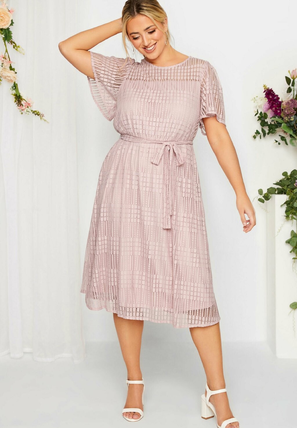 

Летнее платье Yours Clothing
