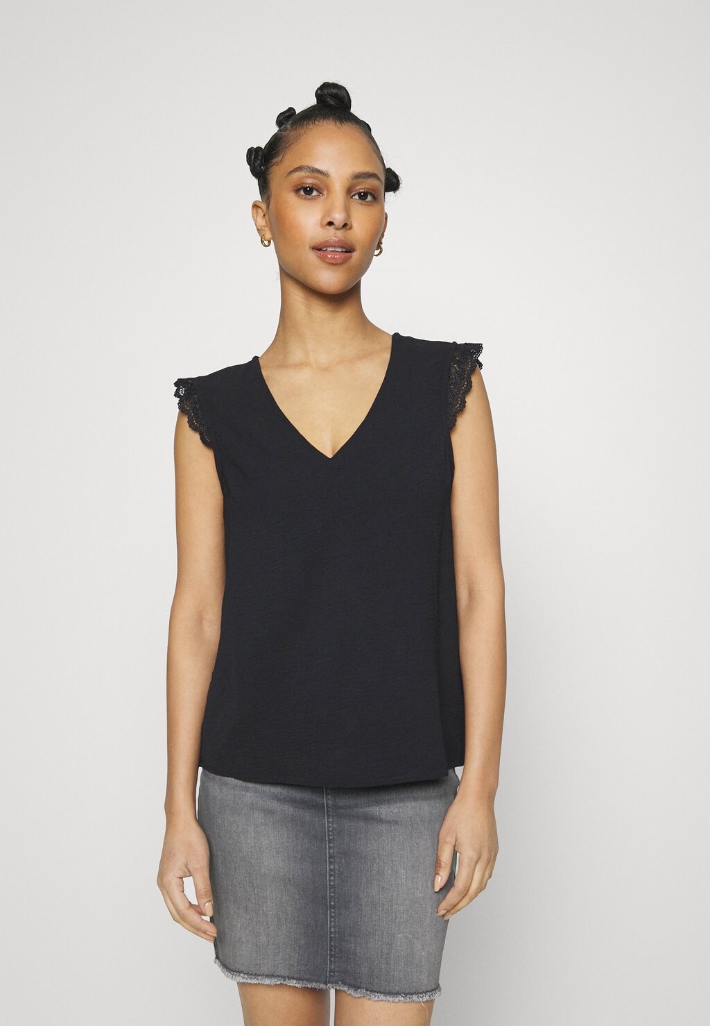 

Блузка Vero Moda, черный