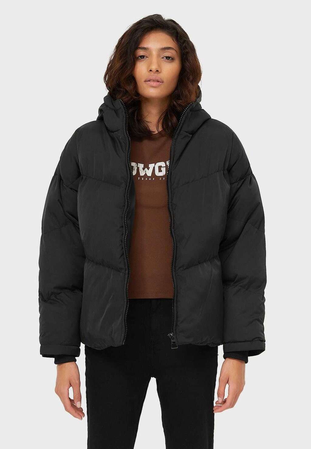 

Куртка зимняя Stradivarius, Черный