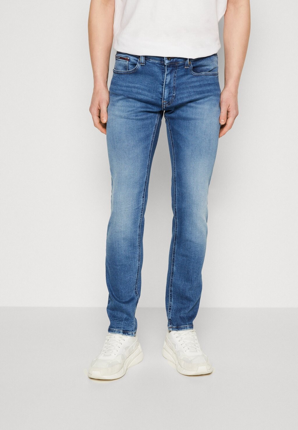 

Джинсы облегающего кроя Tommy Jeans
