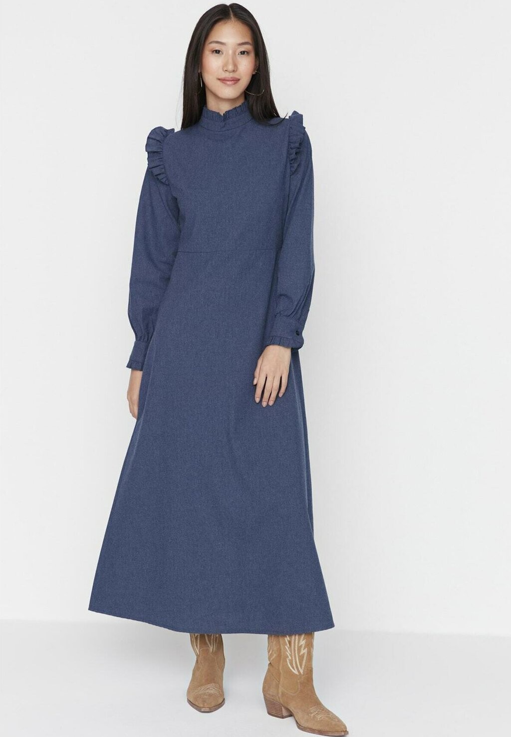 

Длинное платье Trendyol Modest, синий