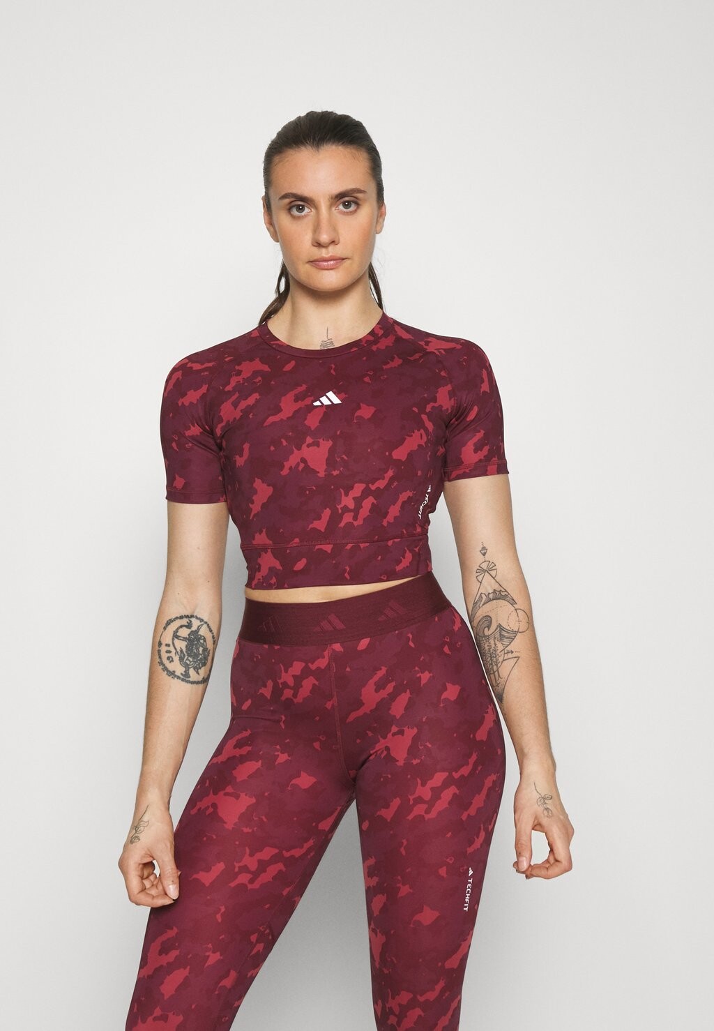 

Спортивная футболка Adidas, Коричневый
