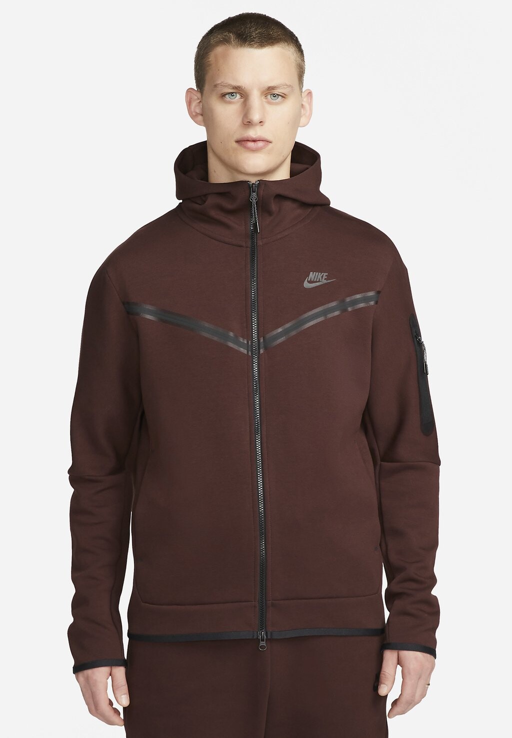 

Толстовка на молнии Nike