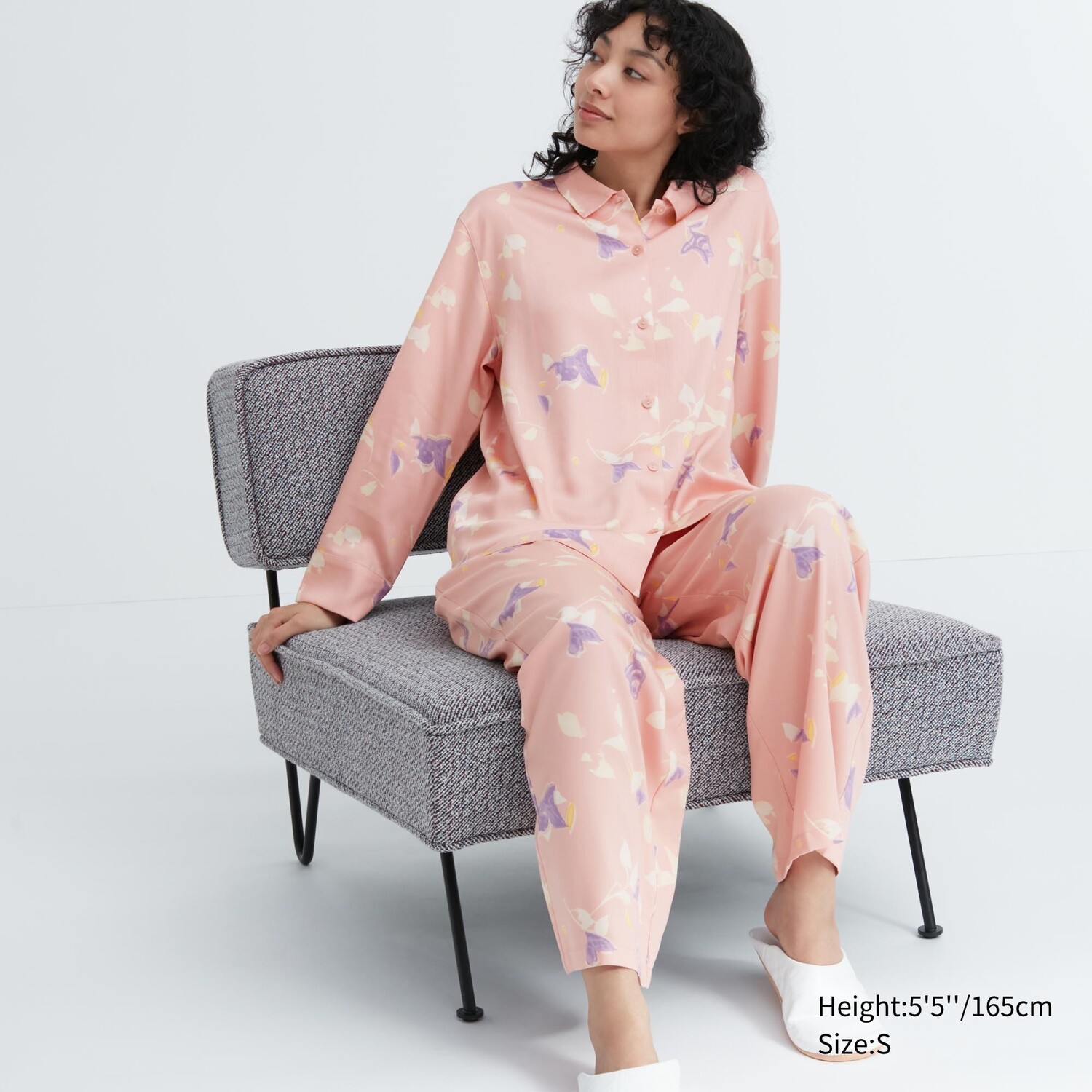

Атласная пижама с длинными рукавами и принтом Uniqlo, розовый
