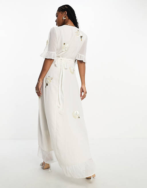 

Платье макси цвета слоновой кости с запахом и декором Hope & Ivy Bridal