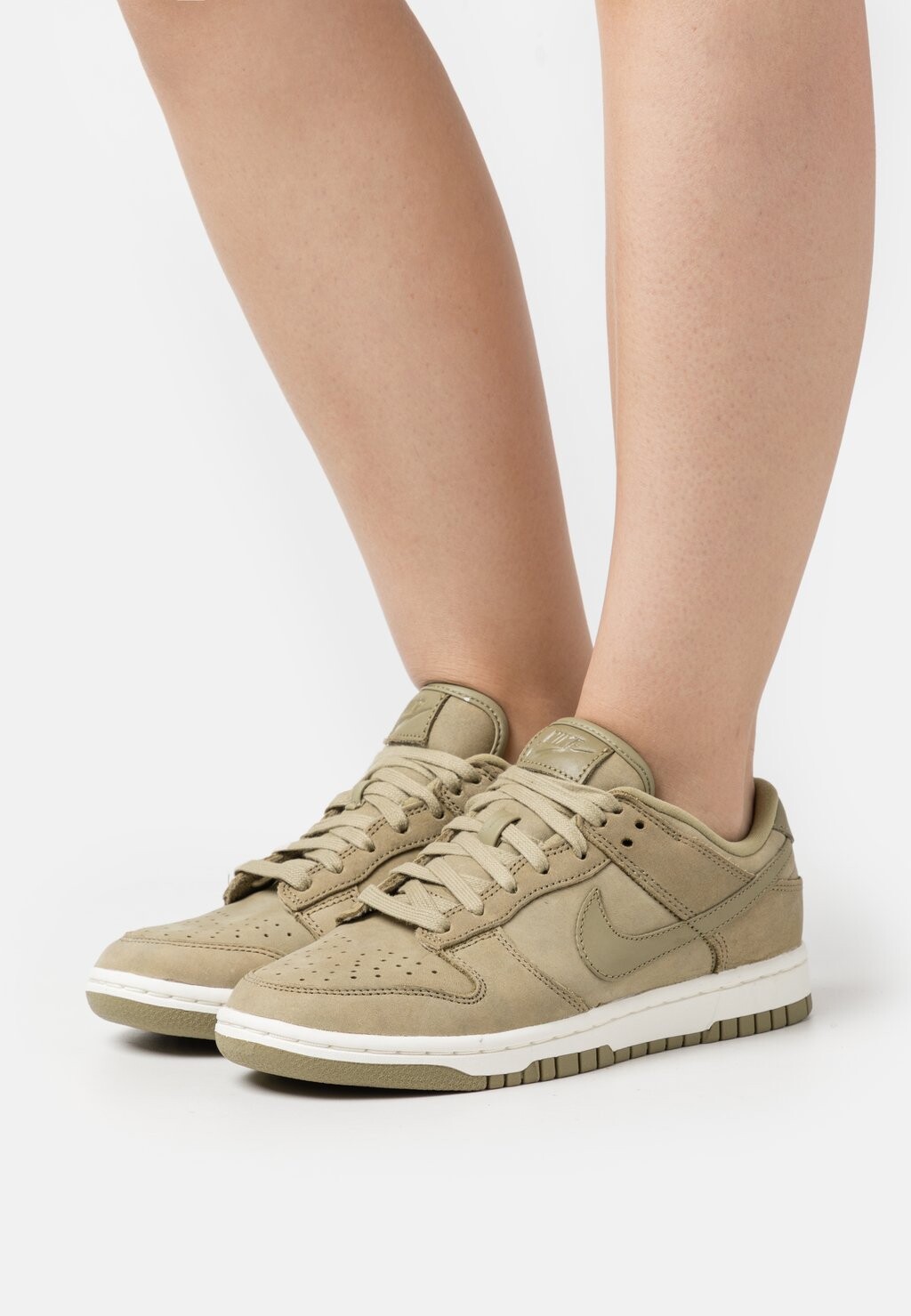 

Кроссовки Nike Dunk, нейтральный оливковый / парус