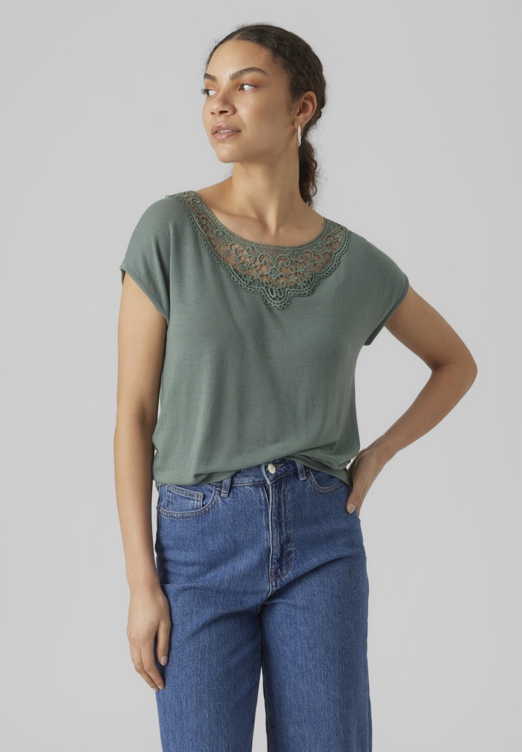 

Футболка с принтом Vero Moda, Серый