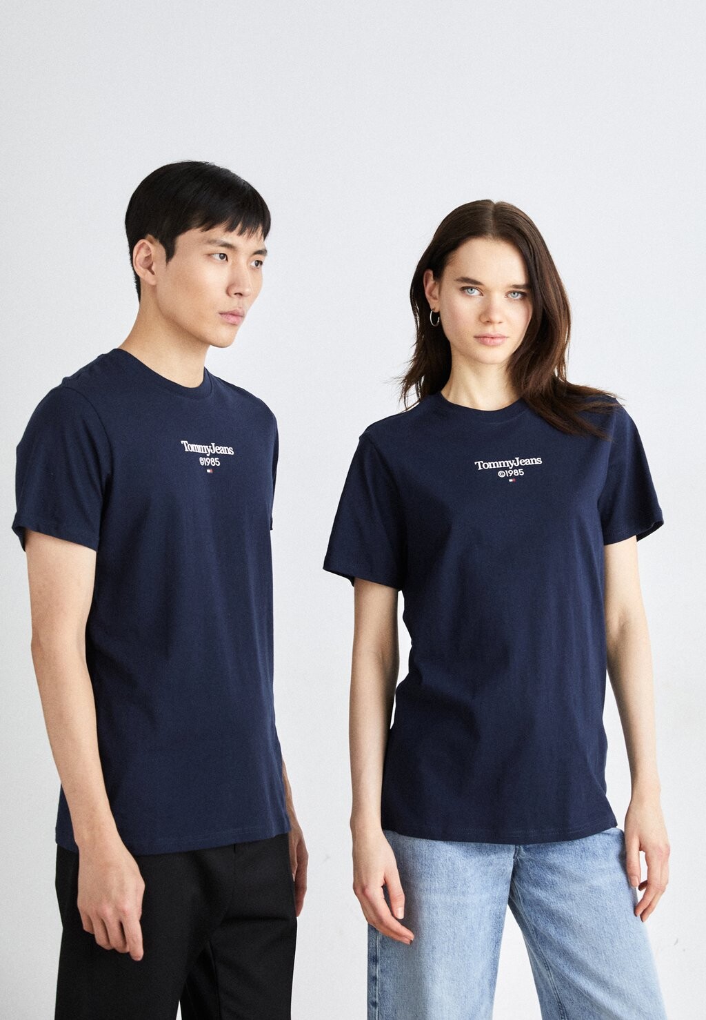 

Базовая футболка Entry Tee Unisex Tommy Jeans, цвет dark night navy