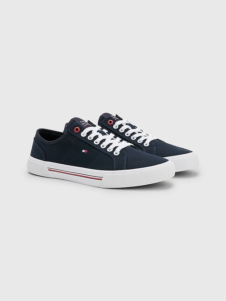 

Кроссовки с флагом Tommy Hilfiger