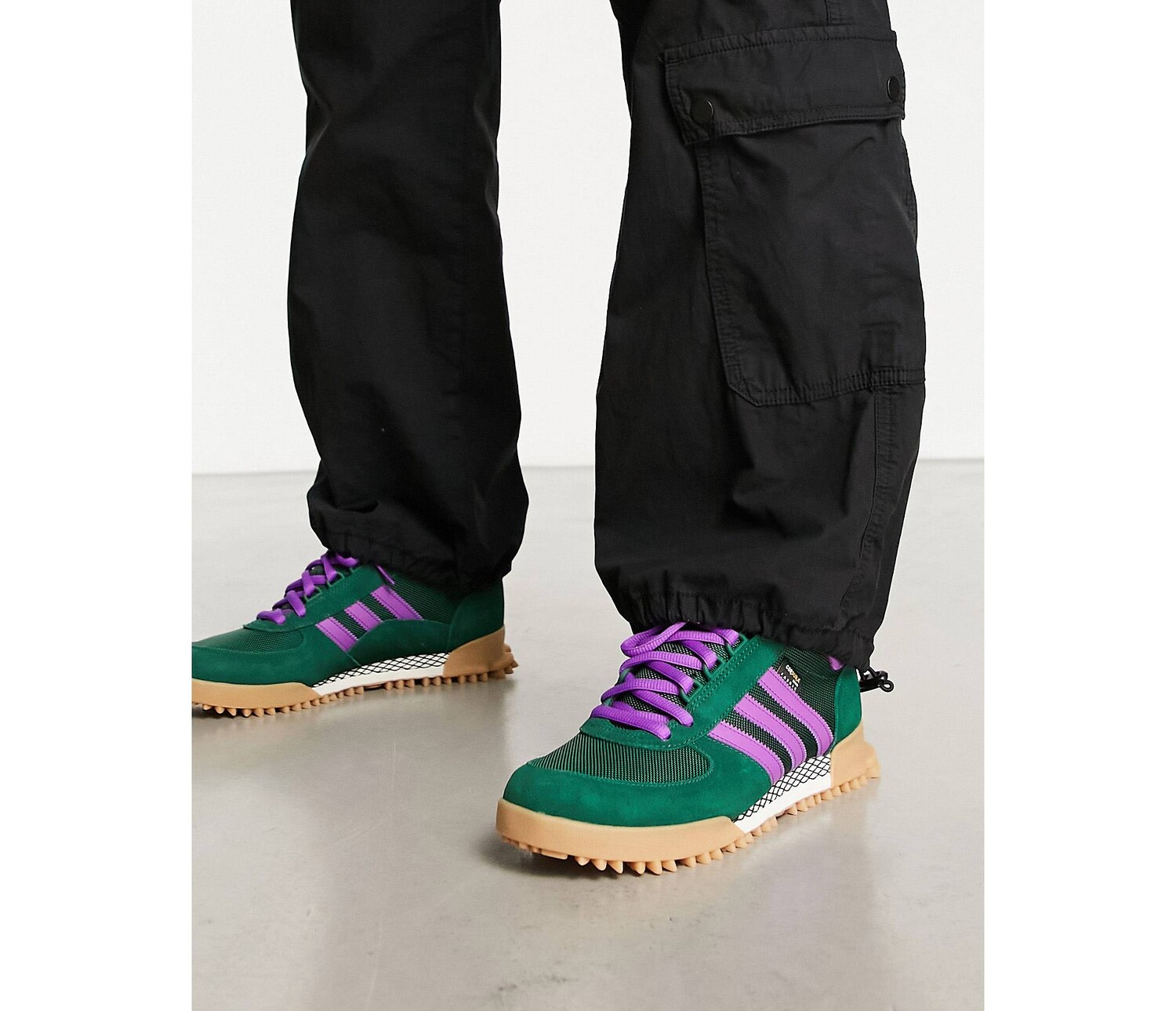 

Зеленые и фиолетовые кроссовки adidas Originals Marathon TR