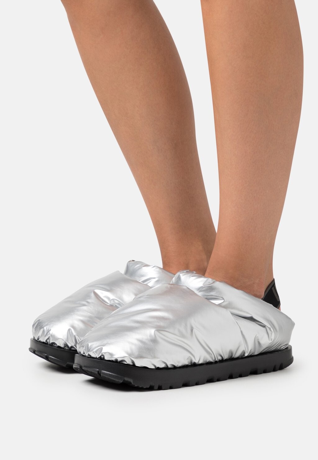 

Тапочки Spaceslider Slipper UGG, цвет silver