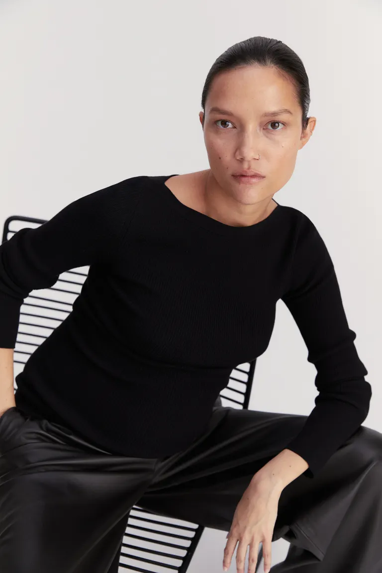 Мама свитер в рубчик H&M, черный