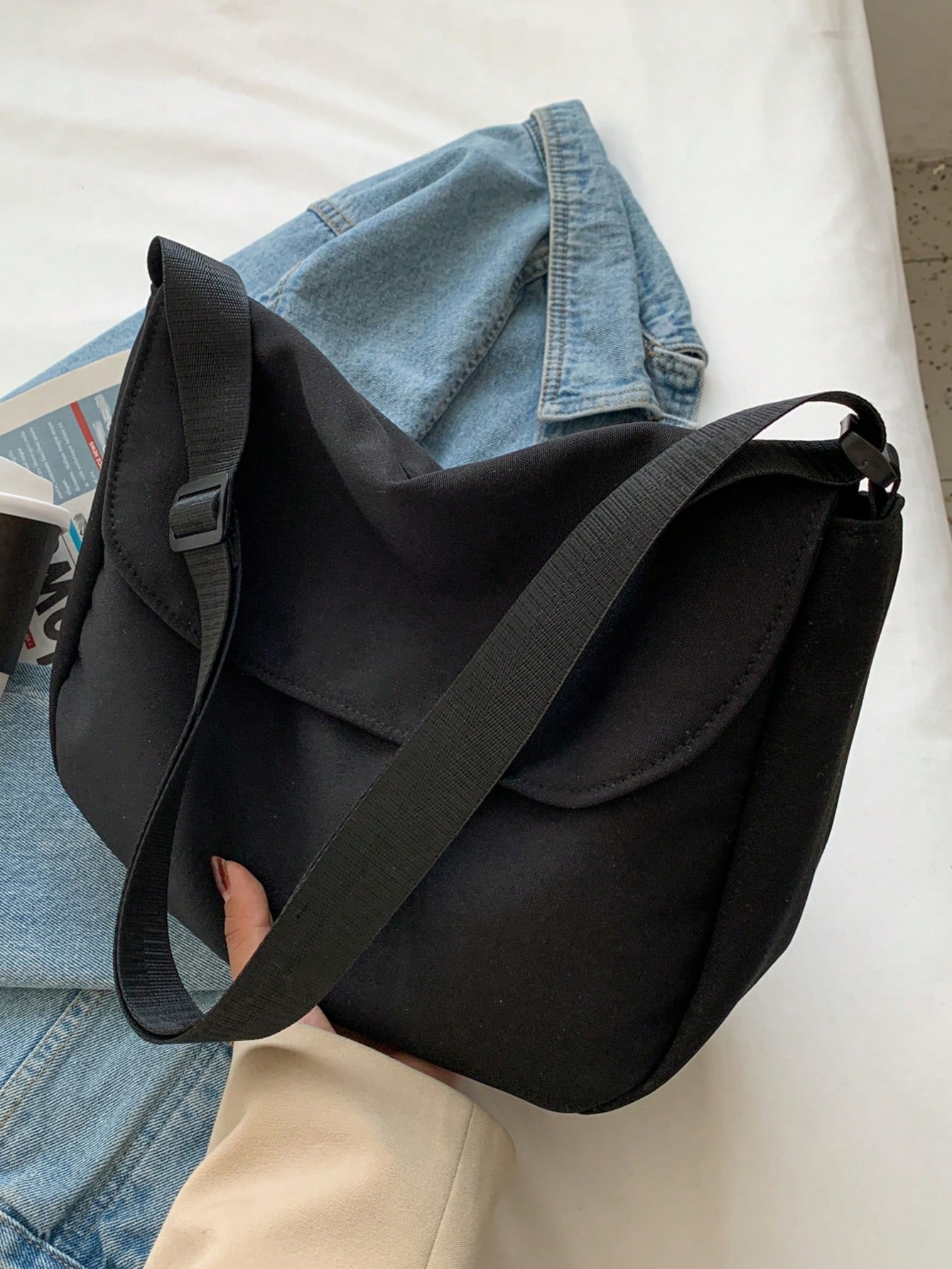 Минималистичная однотонная сумка через плечо с застежкой-молнией и магнитной застежкой, черный