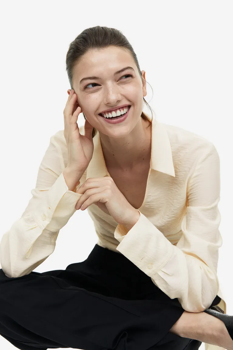 

Укороченная блузка с переливом H&M, бежевый