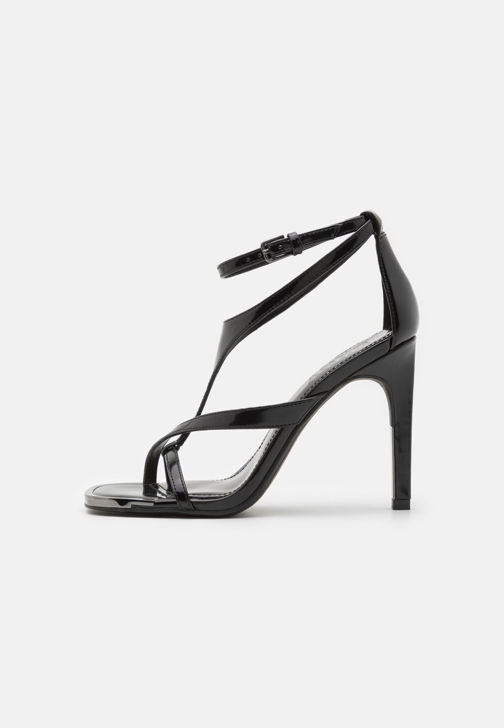 

Сандалии Audrey Ankle Strap DKNY, черный