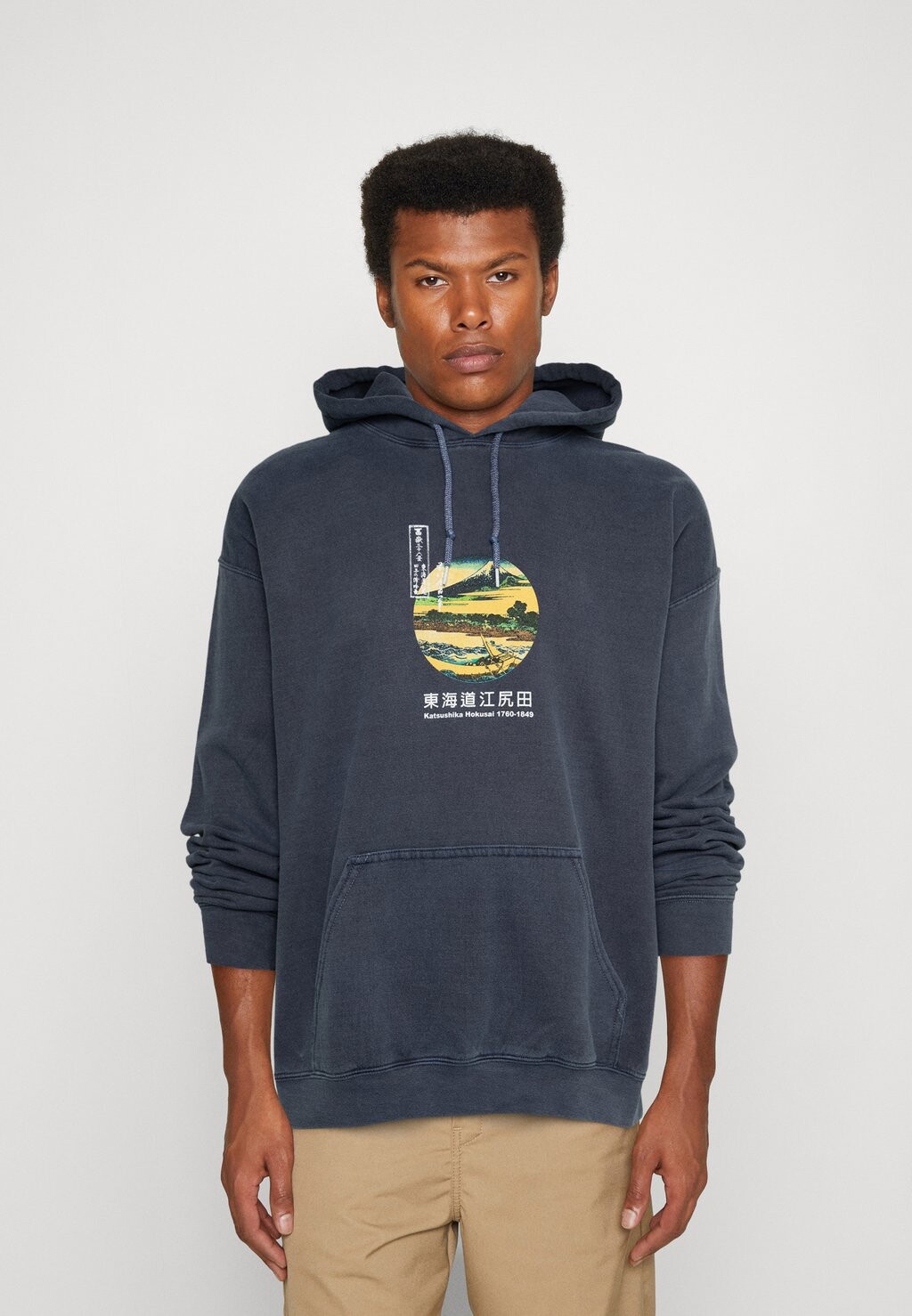 

Толстовка HOKUSAI SHIP HOODIE BDG Urban Outfitters, стираный темно-синий