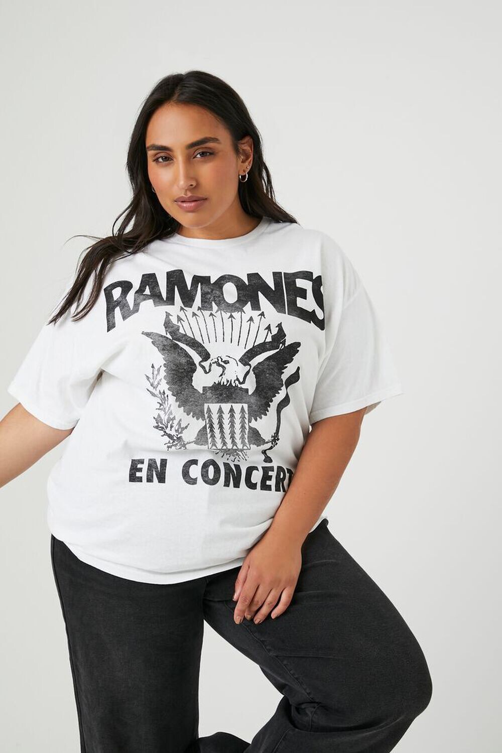 

Футболка Ramones больших размеров с рисунком Forever 21, белый
