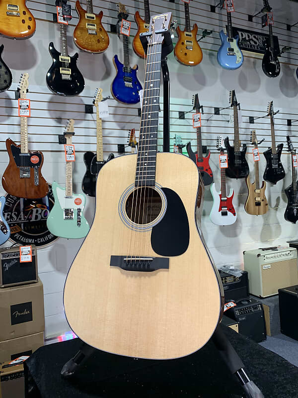 

Акустическая гитара Martin Road Series D-12E Dreadnought Acoustic Electric! Includes Softshell Case &